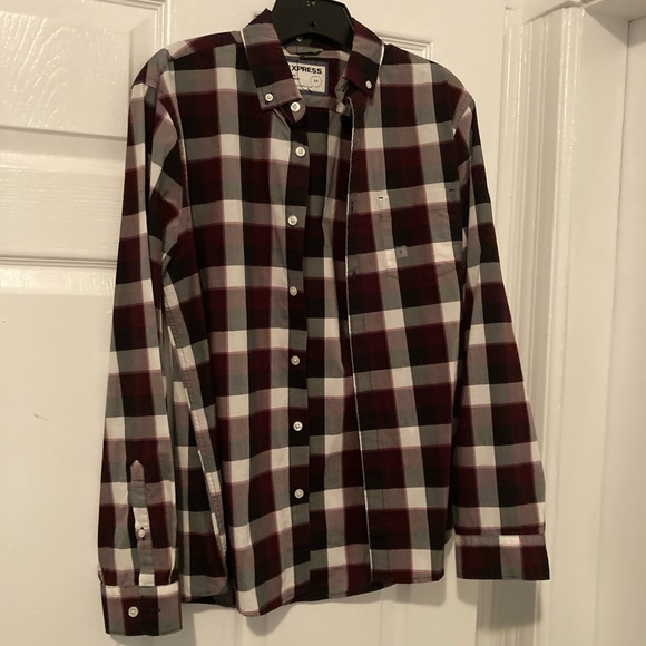 NWT. Express Classic Button up. Can dressed when tucked in and casual untucked. - Picture 2 of 4